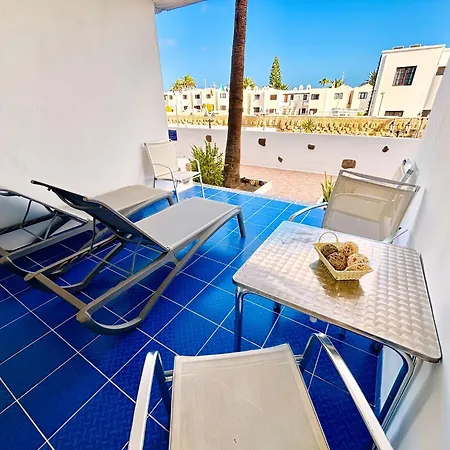 Bellissima With Pool And Wi-fi, 200m From The Sea In Appartamento *