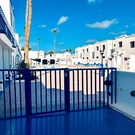 Appartamento Bellissima With Pool And Wi-fi, 200m From The Sea In Puerto del Carmen (Lanzarote)