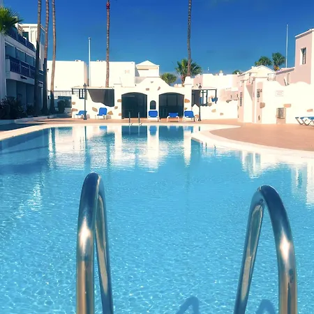Appartamento Bellissima With Pool And Wi-fi, 200m From The Sea In